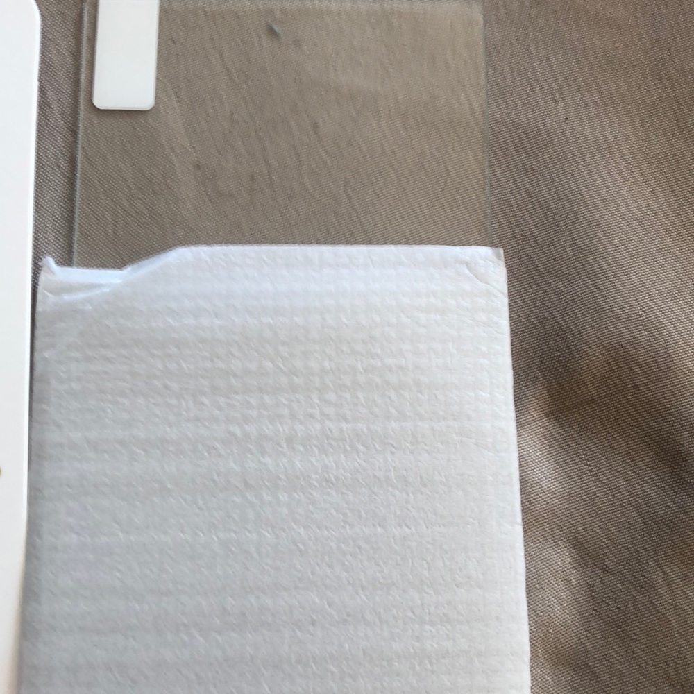 Phone cover - Picture 3 of 5